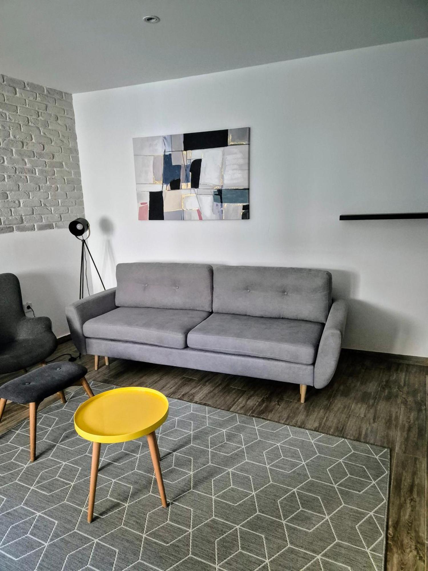 Home Apartmani I Sobe オシエク エクステリア 写真