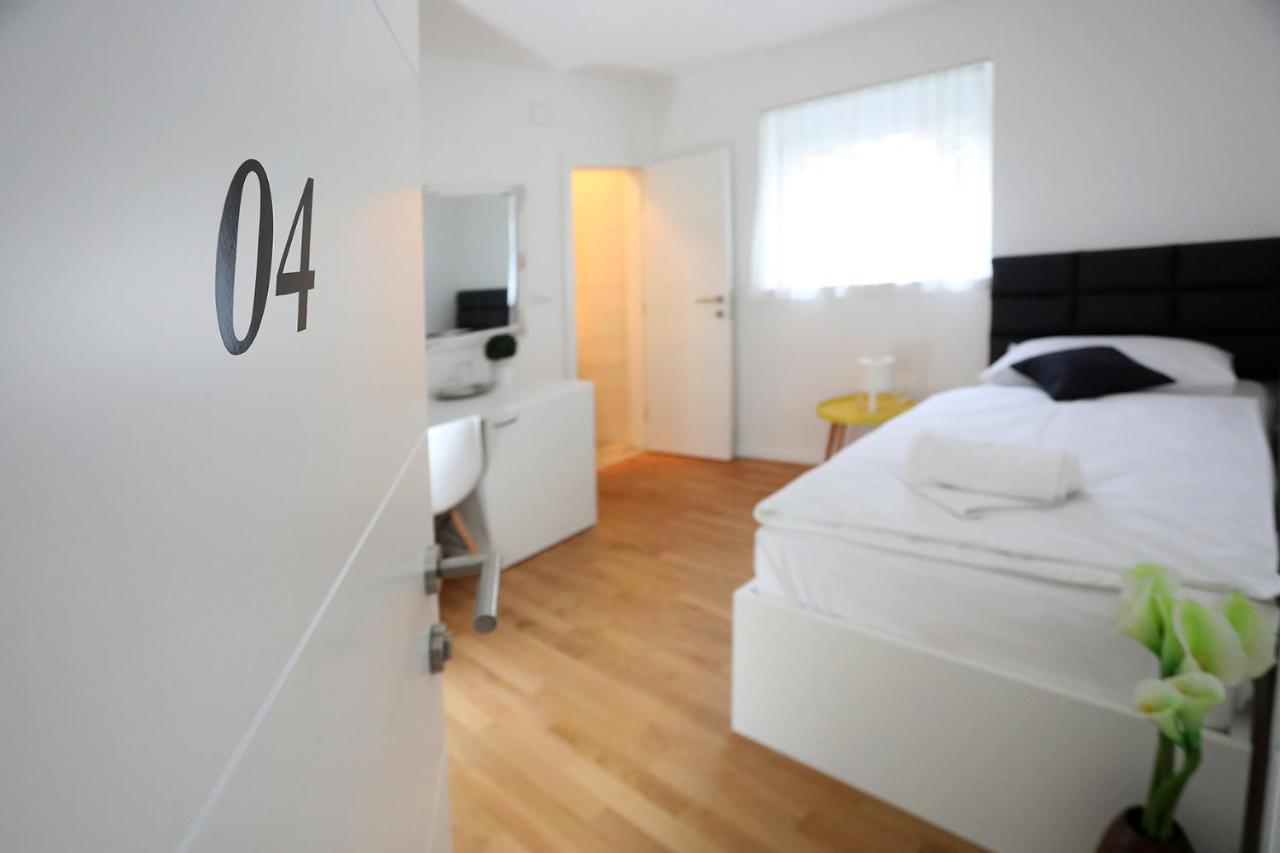Home Apartmani I Sobe オシエク エクステリア 写真