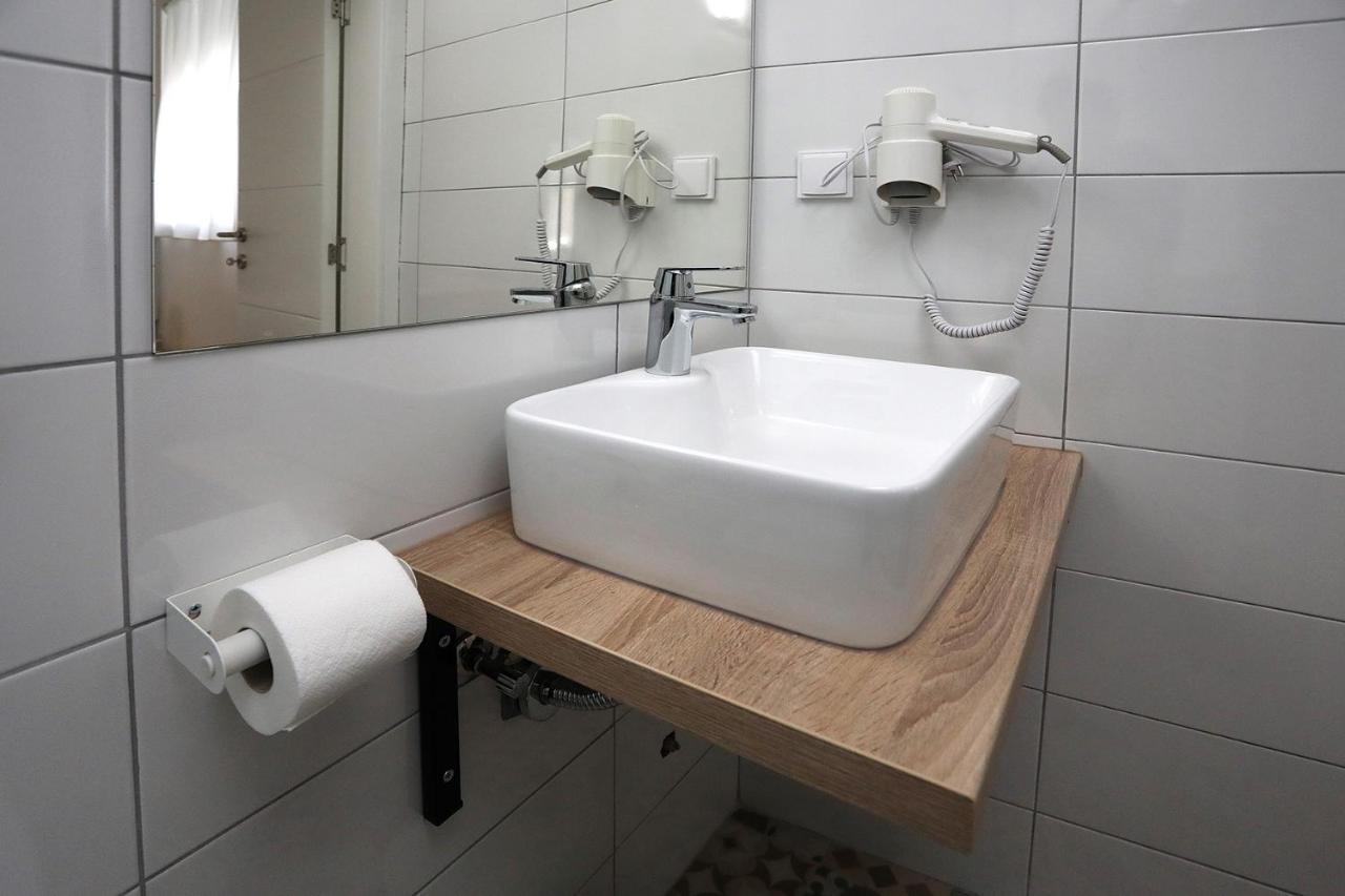 Home Apartmani I Sobe オシエク エクステリア 写真