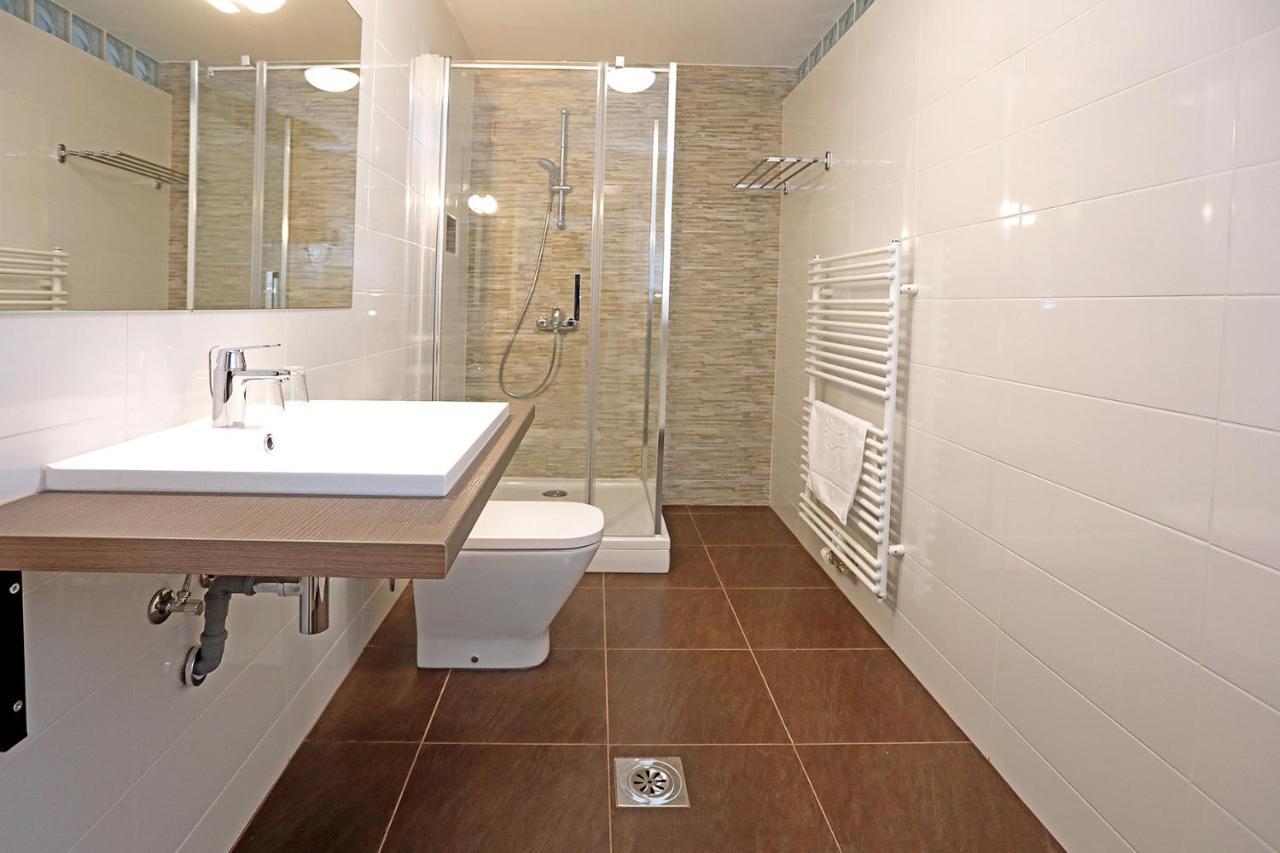 Home Apartmani I Sobe オシエク エクステリア 写真