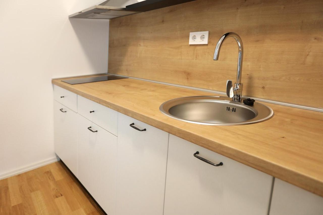 Home Apartmani I Sobe オシエク エクステリア 写真